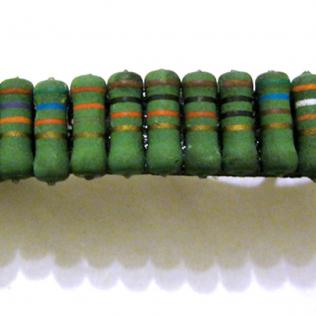 Hebilla de resistenccias - producida con descartes tecnológicos Hebilla de resistenccias - producida con descartes tecnológicos