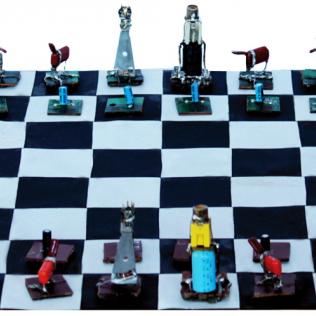 Ajedrez realizado con descartes tecnoógicos