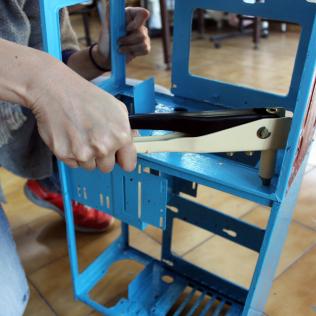 Remachado de estructua de la Puerta verde